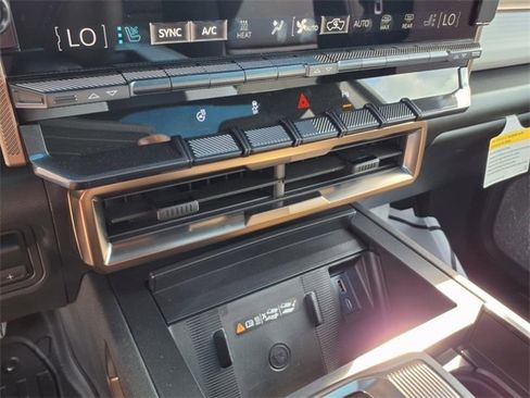 New 2025 GMC Hummer EV 3X image 15