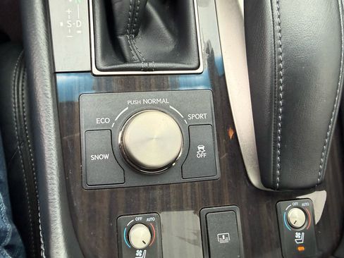 Used 2014 Lexus LS 460 AWD image 25