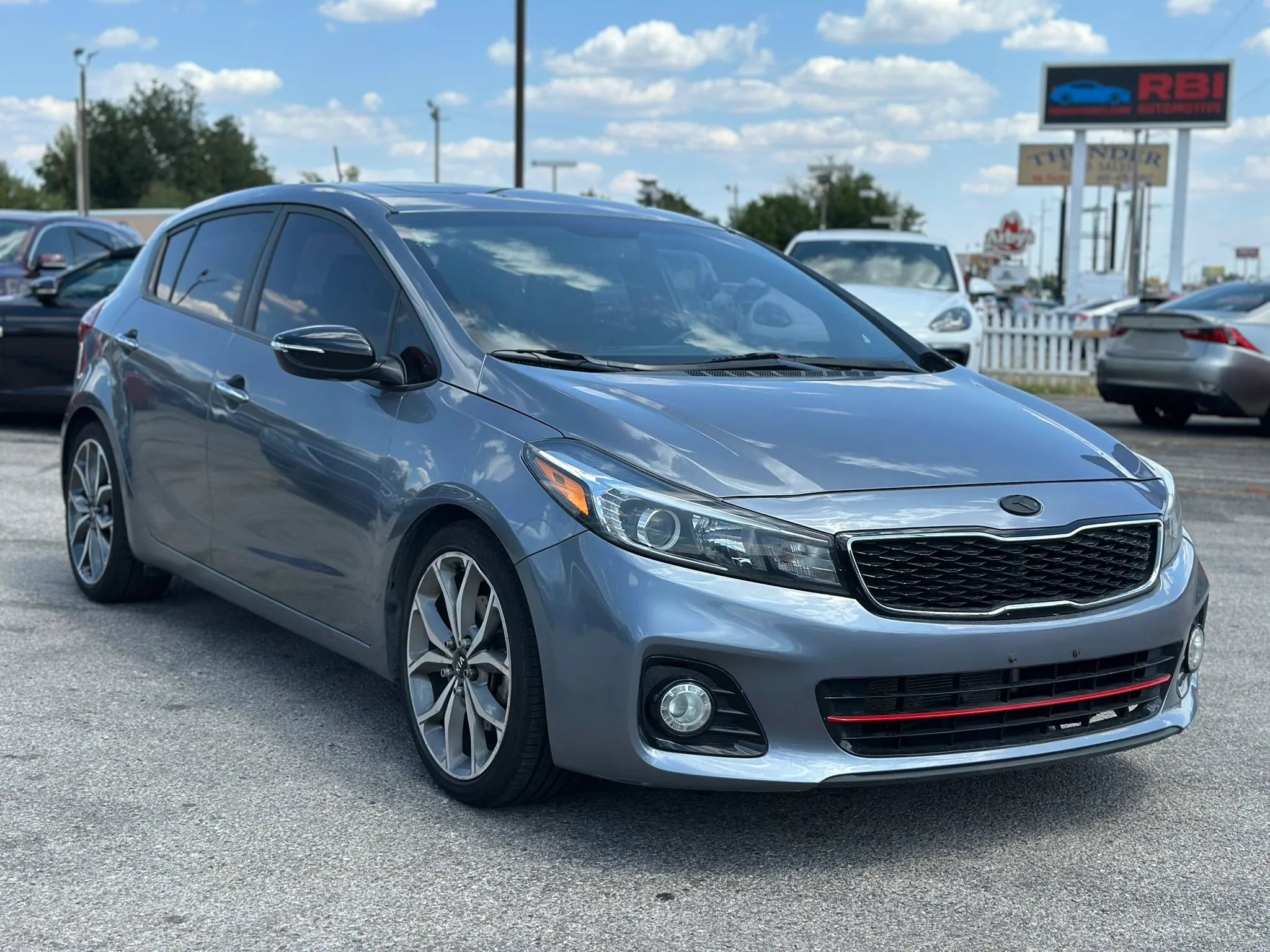 Used 2017 Kia Forte SX w/ SX Premium Tech Package FWD image 4