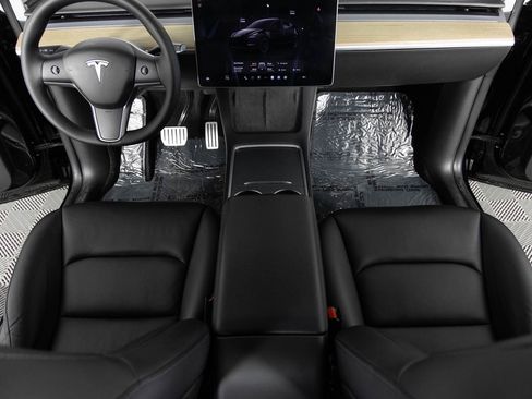 Used 2022 Tesla Model Y Performance image 36