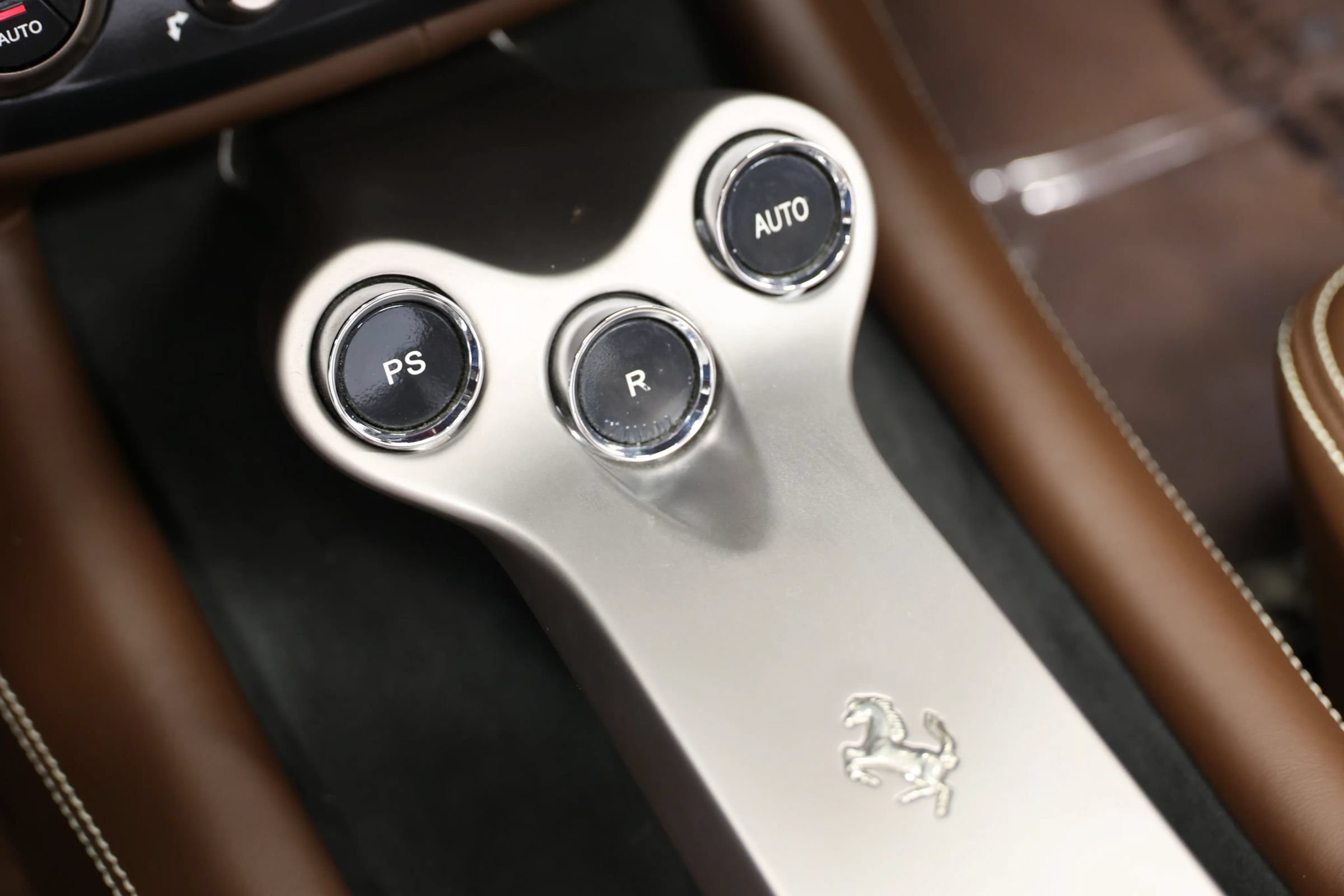 Used 2010 Ferrari California RWD image 55