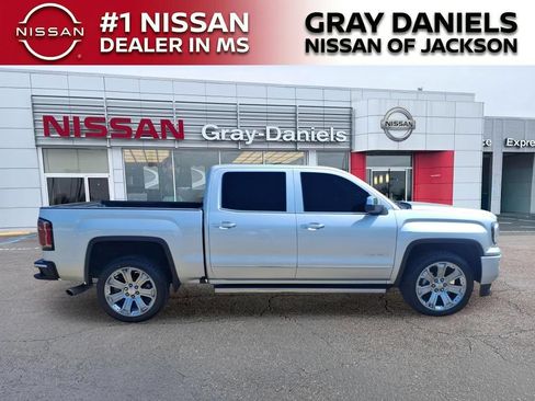 Used 2018 GMC Sierra 1500 Denali w/ Denali Ultimate Package AWD/4WD image 2