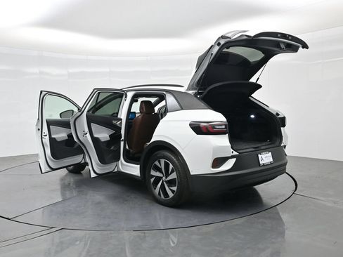 Used 2023 Volkswagen ID.4 Pro RWD image 34