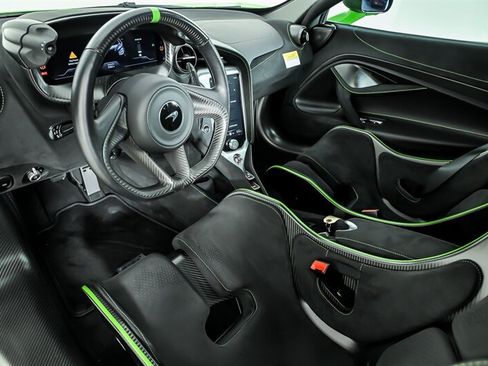 Used 2024 McLaren 750S Spider RWD image 20