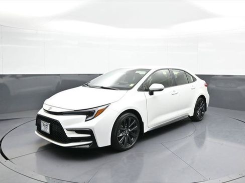 Certified 2026 Toyota Corolla SE FWD image 1