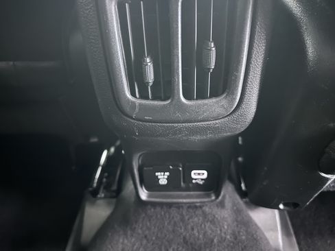 Used 2020 Jeep Compass Trailhawk AWD/4WD image 31