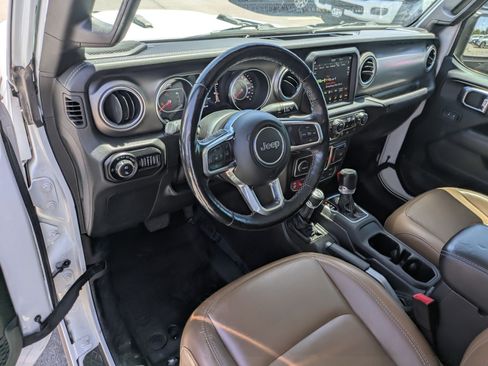 Used 2020 Jeep Gladiator Rubicon AWD/4WD image 16