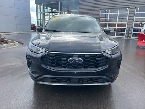 Used 2023 Ford Escape ST-Line image 2