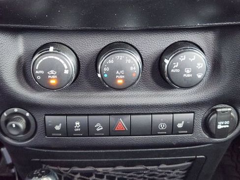 Certified 2015 Jeep Wrangler Unlimited Sahara image 21