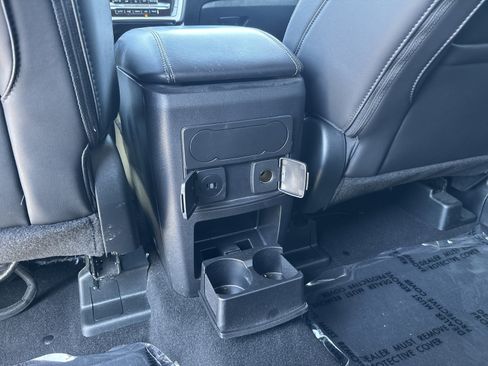 Used 2024 Ford Explorer XLT w/ Equipment Group 202A AWD/4WD image 23
