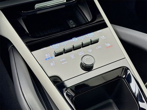 New 2026 Porsche Cayenne E-Hybrid Coupe image 23