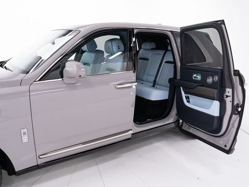 Certified 2025 Rolls-Royce Cullinan AWD/4WD image 21