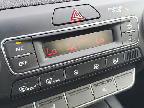 Used 2019 Kia Sorento S AWD/4WD image 26
