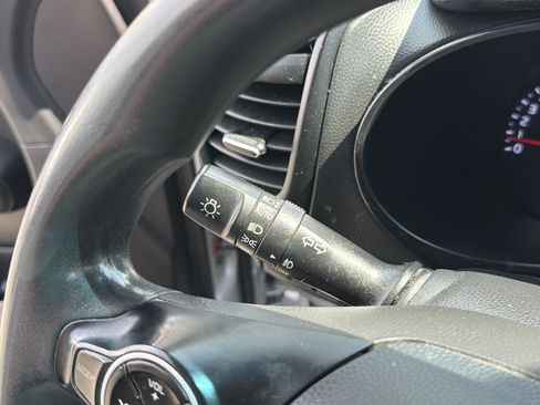 Used 2019 Kia Soul + FWD image 17