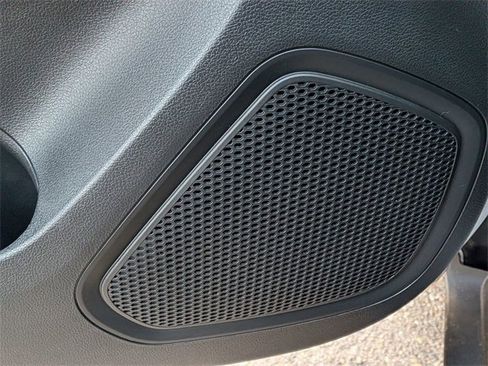 Used 2025 Hyundai Venue SEL image 10