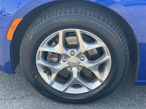 Used 2020 Chrysler Pacifica Limited image 9