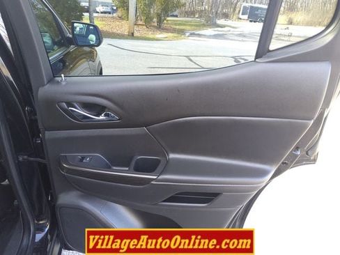 Used 2019 GMC Acadia SLT w/ LPO, Floor Liner Package AWD/4WD image 32
