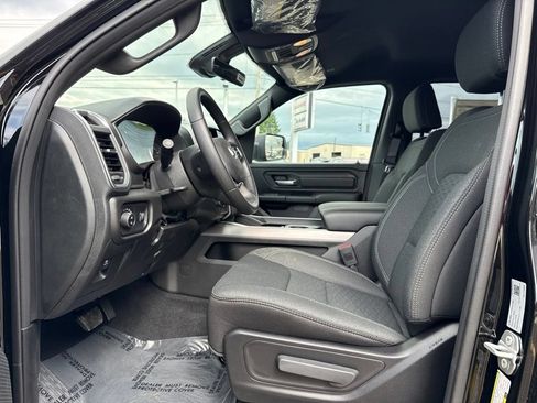 New 2026 RAM 1500 Express AWD/4WD image 18