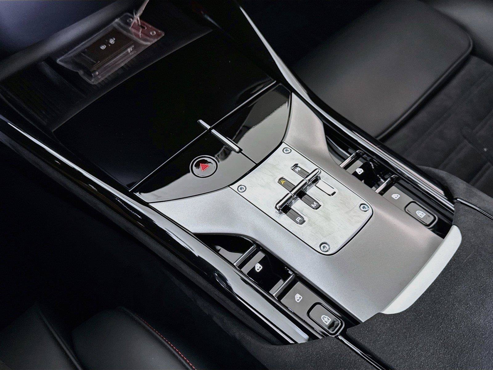 Used 2026 Ferrari Purosangue AWD/4WD image 19