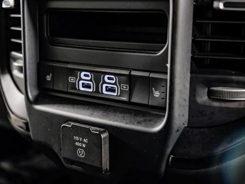 Used 2024 RAM 2500 Rebel AWD/4WD image 32