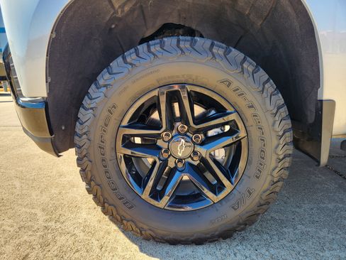 Certified 2021 Chevrolet Silverado 1500 LT Trail Boss image 10