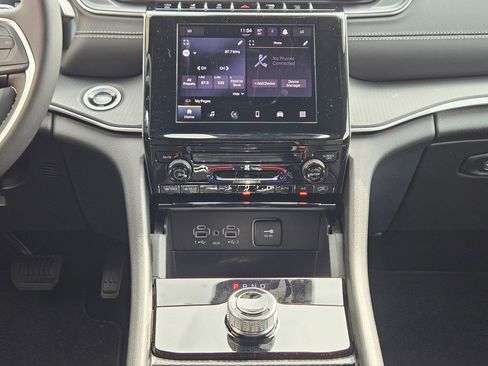 New 2026 Jeep Grand Cherokee Laredo RWD image 12