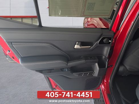 Used 2025 Toyota 4Runner Limited w/ Tow Technology Package AWD/4WD image 19