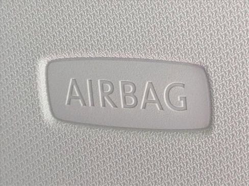 Used 2019 Volkswagen Tiguan S w/ Driver Assistance Package image 9