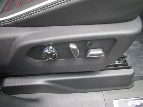 New 2026 GMC Yukon AT4 Ultimate AWD/4WD image 32
