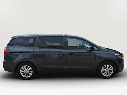 Used 2016 Kia Sedona LX w/ LX Convenience Package FWD image 11