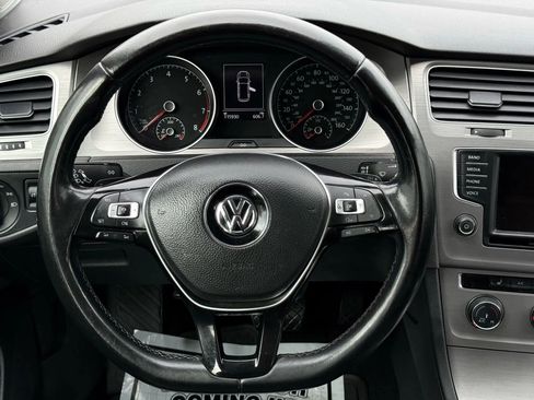 Used 2016 Volkswagen Golf Limited Edition image 34