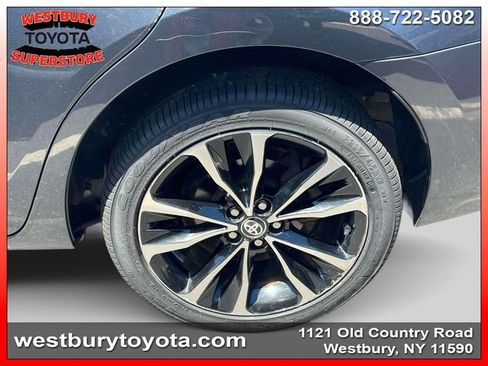 Used 2018 Toyota Corolla SE w/ Carpet Mat Package (TMS) FWD image 11