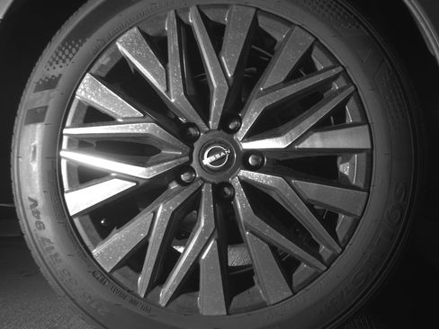 Used 2025 Nissan Altima 2.5 SV FWD image 15