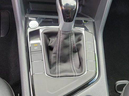 Certified 2024 Volkswagen Taos SE w/ Panoramic Sunroof Package image 31