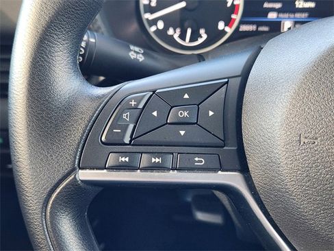 Used 2024 Nissan Sentra SV image 27