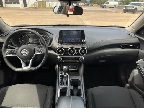 Used 2024 Nissan Sentra SV FWD image 3