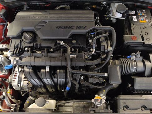 Used 2025 Hyundai Elantra SE FWD image 30