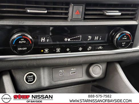 Used 2023 Nissan Rogue SV image 21