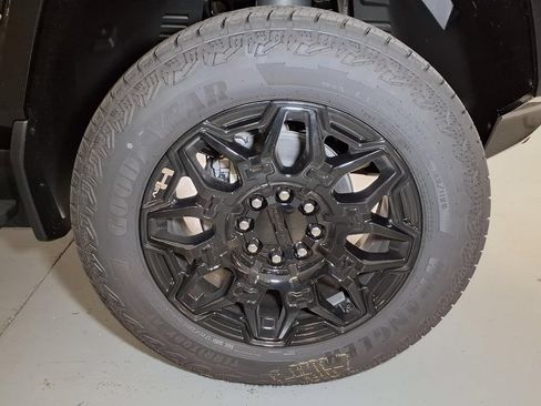 Used 2026 GMC Hummer EV SUV AWD/4WD image 5
