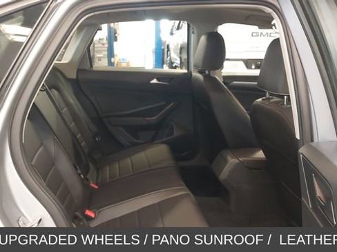 Used 2024 Volkswagen Jetta SE w/ Panoramic Sunroof Package FWD image 35
