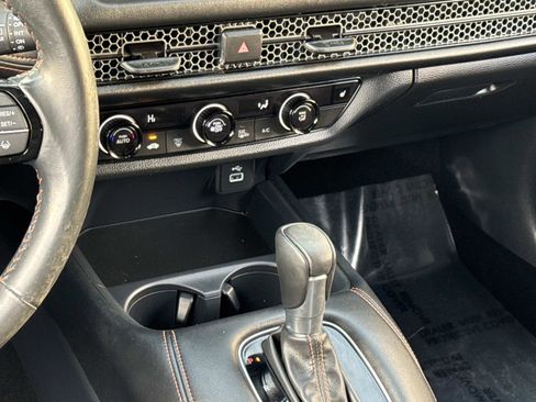 Used 2025 Honda HR-V Sport image 4