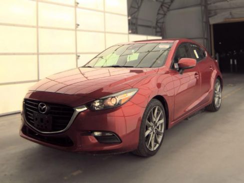 Used 2018 MAZDA MAZDA3 Touring FWD image 1