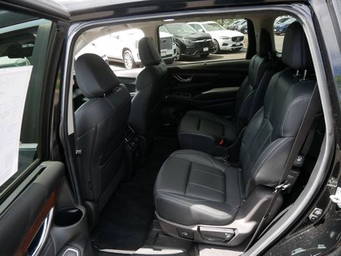 Used 2023 Subaru Ascent Touring AWD/4WD image 11