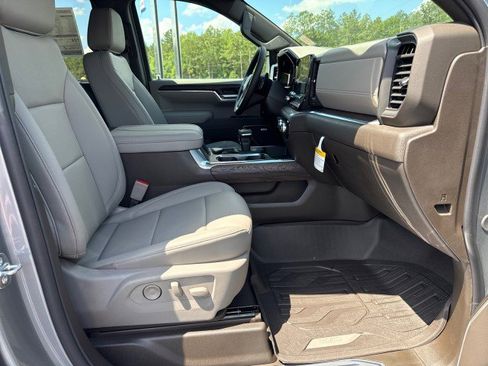 New 2026 GMC Sierra 1500 SLT AWD/4WD image 10