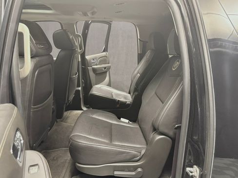 Used 2014 Cadillac Escalade ESV Platinum AWD/4WD image 30