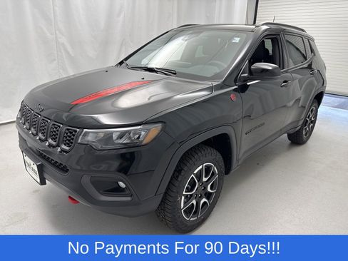 New 2026 Jeep Compass Trailhawk w/ Sun, Sound & Navigation Group AWD/4WD image 6