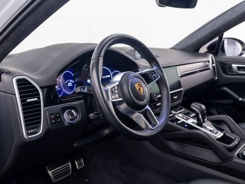 Certified 2021 Porsche Cayenne GTS w/ Premium Package Plus AWD/4WD image 4