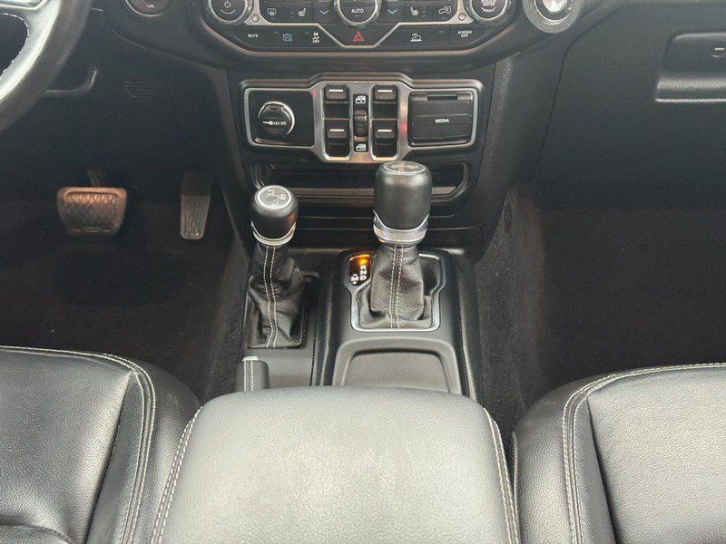 Used 2023 Jeep Wrangler Unlimited Sahara w/ Cold Weather Group AWD/4WD image 15
