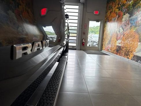Used 2023 RAM 1500 Big Horn AWD/4WD image 17