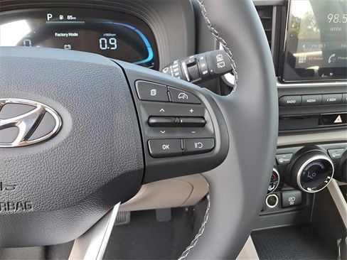 New 2025 Hyundai Venue SEL image 14